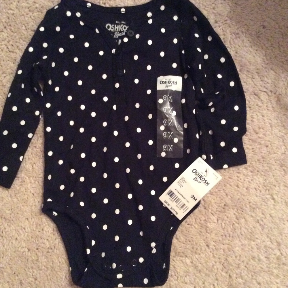 NEW OshKosh B'gosh Long Sleeve Onsie Size: 9M